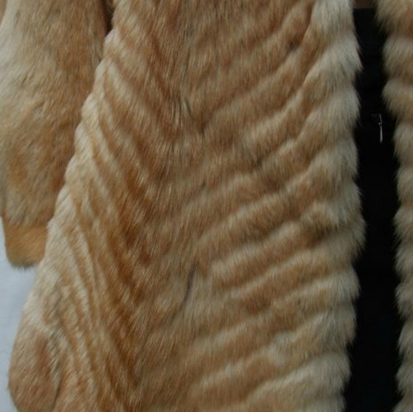 Vintage Mountain Flowers Brand Fox Fur Coat Sz 48 - Picture 6 of 14